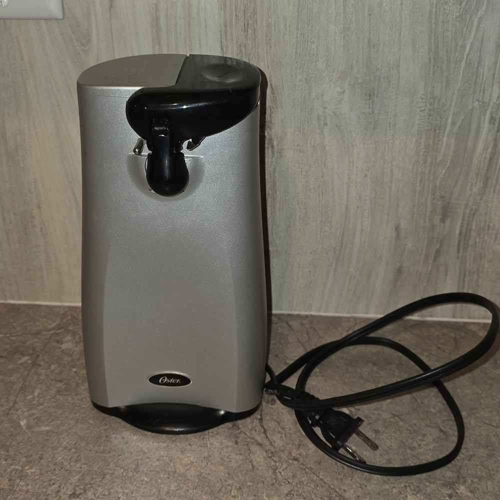 (J26) Oster Silver and Black Electric Can Opener